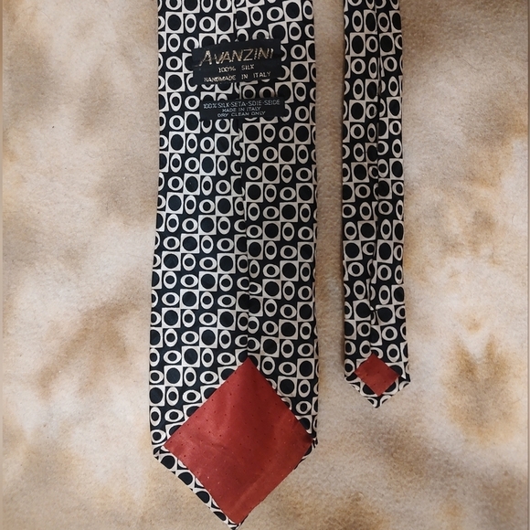 RETRO BROWN and CREAM GEOMETRIC SILK TIE MADE in ITALY by AVANZINI 4" - Picture 5 of 6